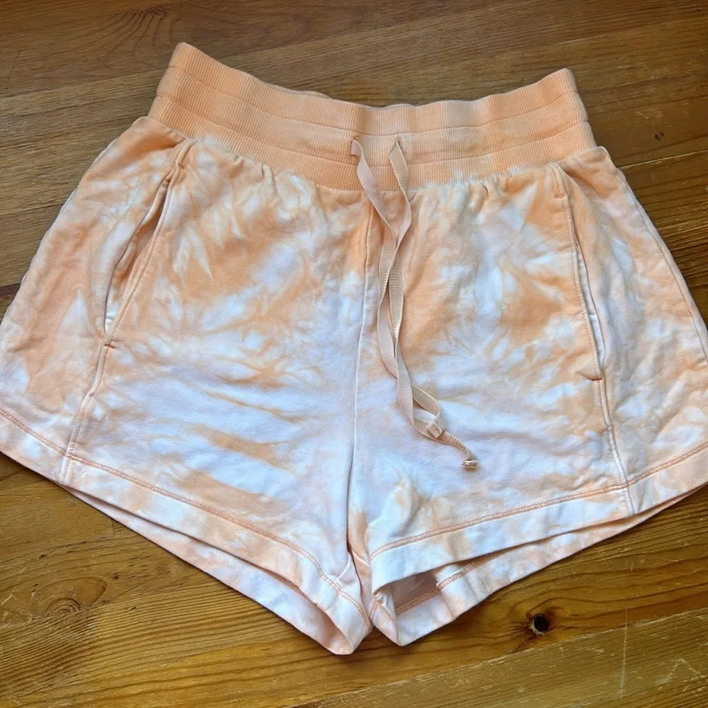 ALL IN MOTION Tie-Dye  High Waisted Shorts Size Small - Picture 3 of 11